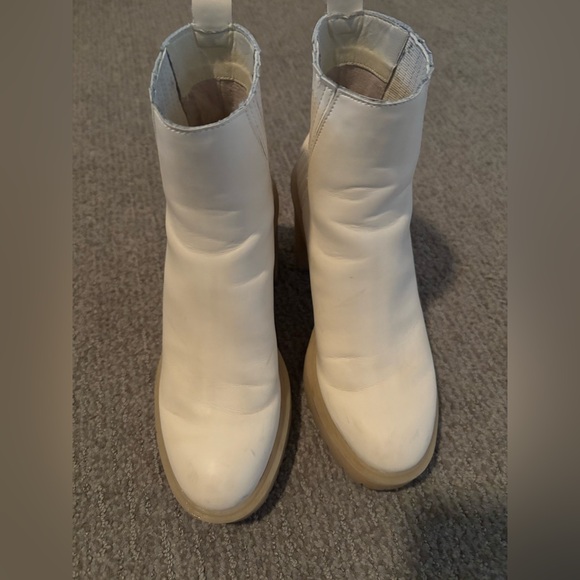 Dolce Vita Cario Boot, White - Picture 9 of 10